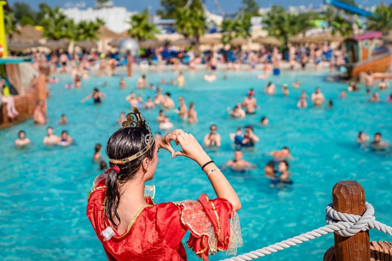 Villaggio Dei Fiori: Family-Friendly Resort with Pools and Buffet Caorle Exterior photo
