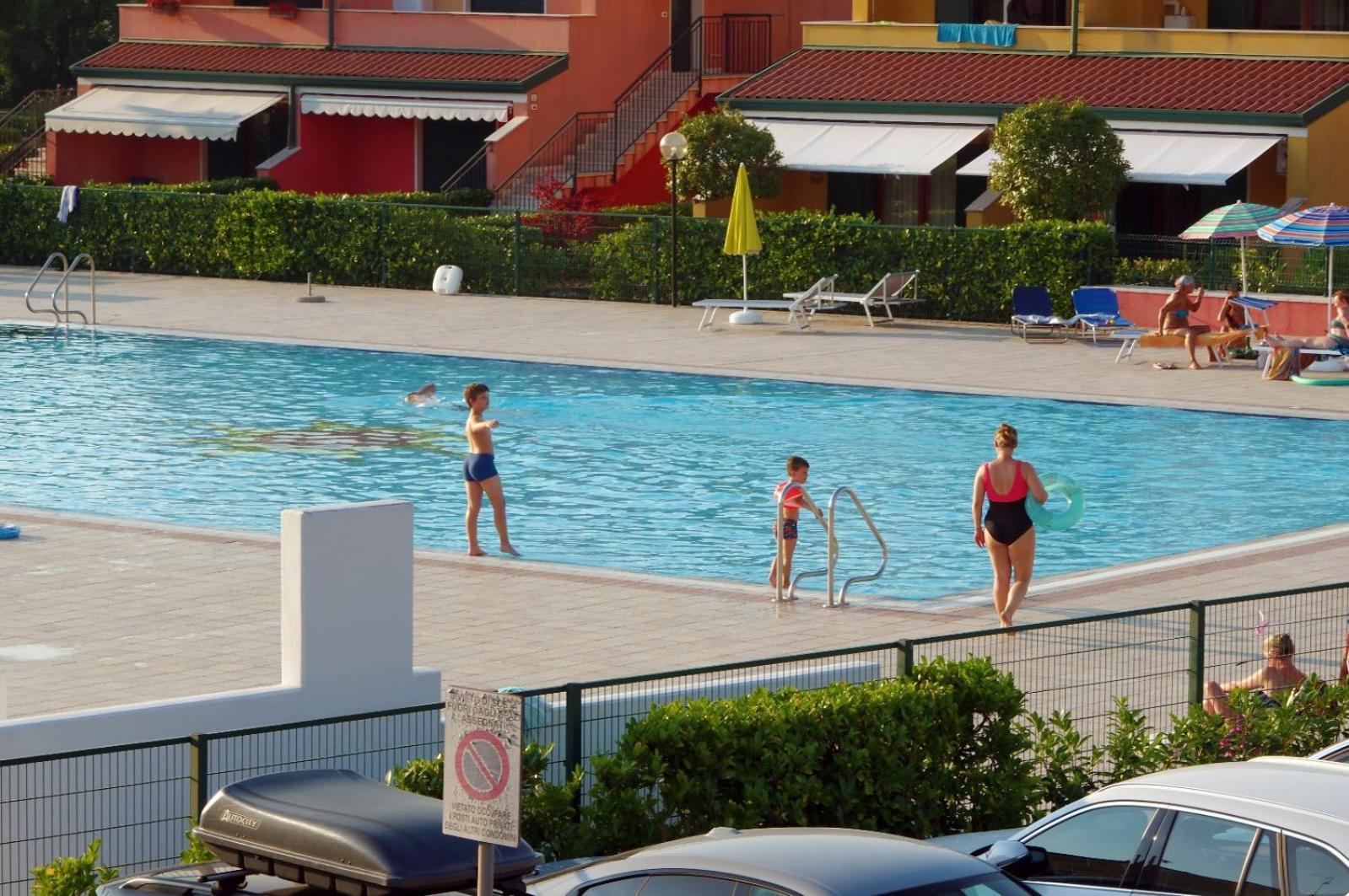 Villaggio Dei Fiori: Family-Friendly Resort with Pools and Buffet Caorle Exterior photo