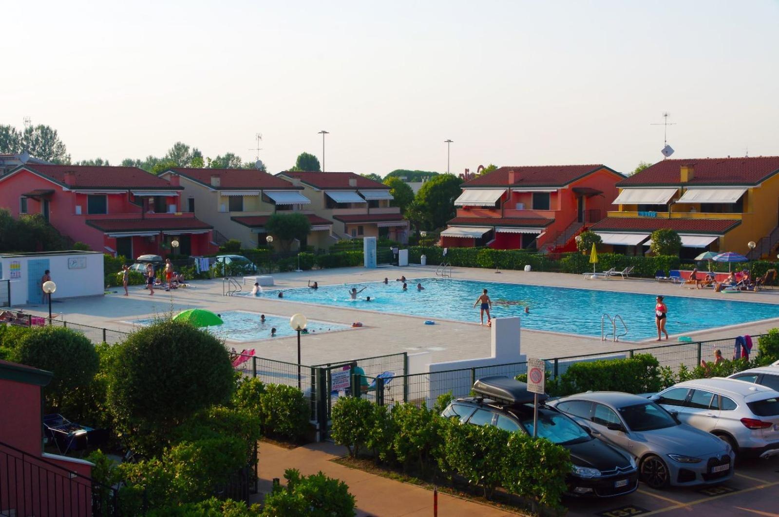 Villaggio Dei Fiori: Family-Friendly Resort with Pools and Buffet Caorle Exterior photo