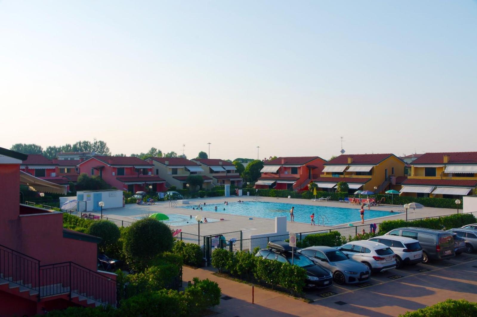Villaggio Dei Fiori: Family-Friendly Resort with Pools and Buffet Caorle Exterior photo