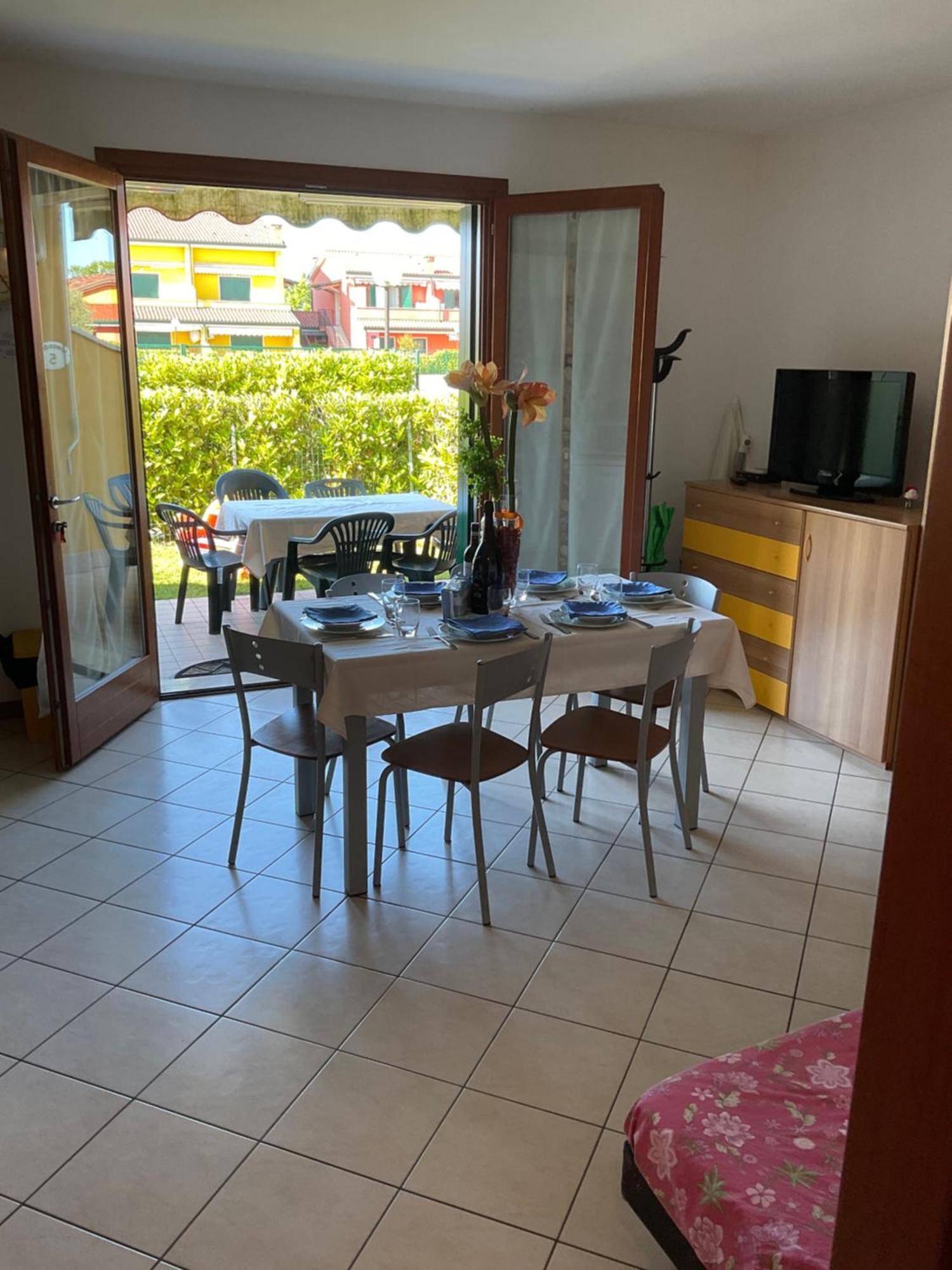 Villaggio Dei Fiori: Family-Friendly Resort with Pools and Buffet Caorle Exterior photo