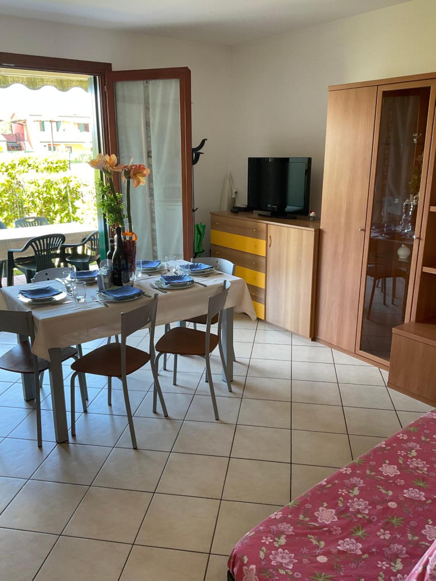 Villaggio Dei Fiori: Family-Friendly Resort with Pools and Buffet Caorle Exterior photo